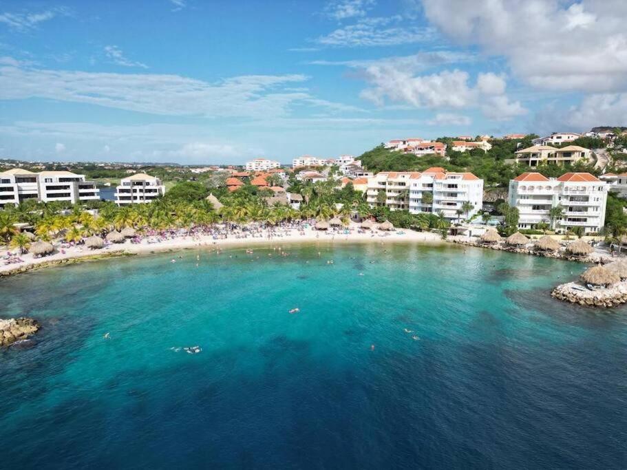 Blue Emerald Beachfront Blessing 빌렘스타트 외부 사진